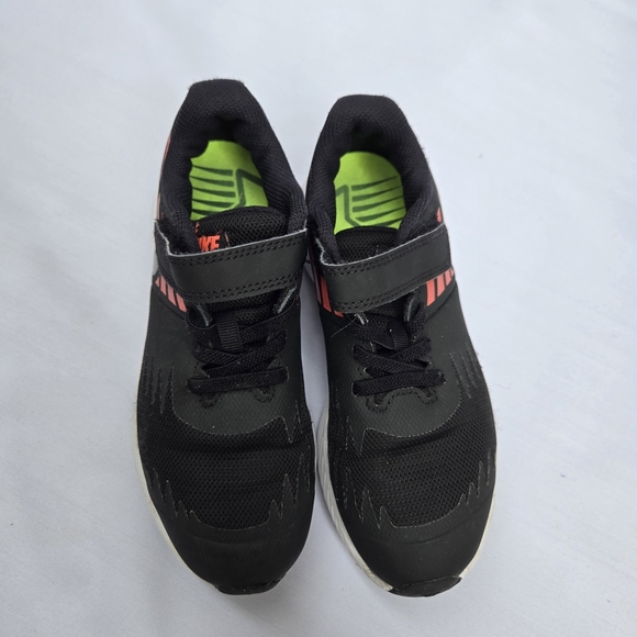 Nike Kids Black and Pink Sneakers - Picture 3 of 8